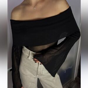 NEW ZARA Off-the-Shoulder Knit Top,  Size L, New
🚨NO DISCOUNT ON THIS KNIT